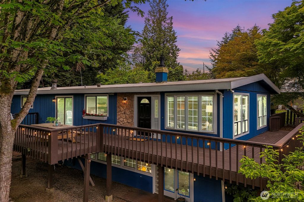 Photo of 319 S 103rd Street, Seattle, WA 98168 (MLS # 2372650)