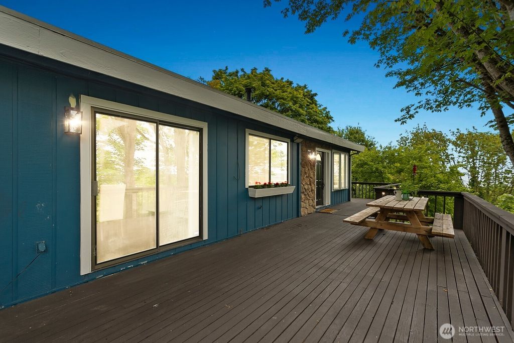 Photo of 319 S 103rd Street, Seattle, WA 98168 (MLS # 2372650)