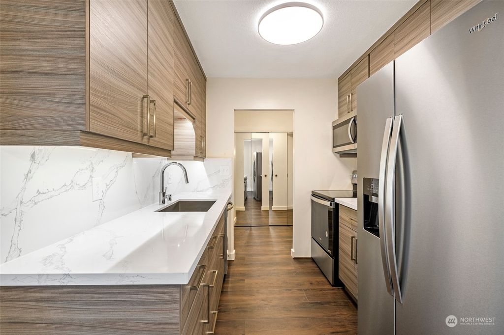 Photo of 4540 8th Avenue NE #1503, Seattle, WA 98105 (MLS # 2202829)