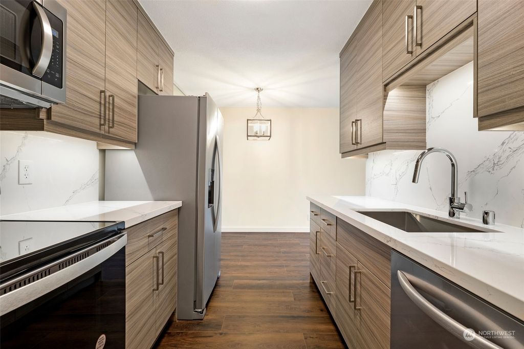 Photo of 4540 8th Avenue NE #1503, Seattle, WA 98105 (MLS # 2202829)