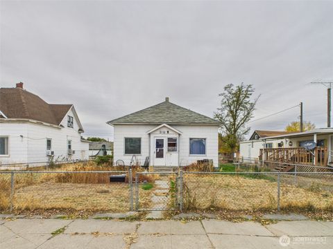 Photo of 205 E Broadway Avenue, Ritzville, WA 99169 (MLS # 2449678) Photo of 205 E Broadway Avenue, Ritzville, WA 99169 (MLS # 2449678)
