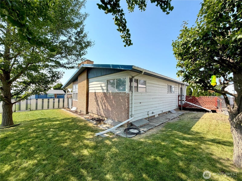 1241 S Skyline Drive