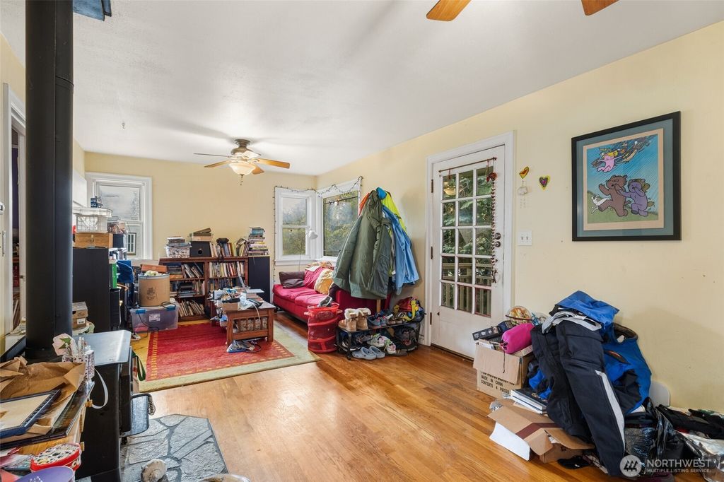 Photo of 10346 Interlake Avenue N, Seattle, WA 98133 (MLS # 2450933)