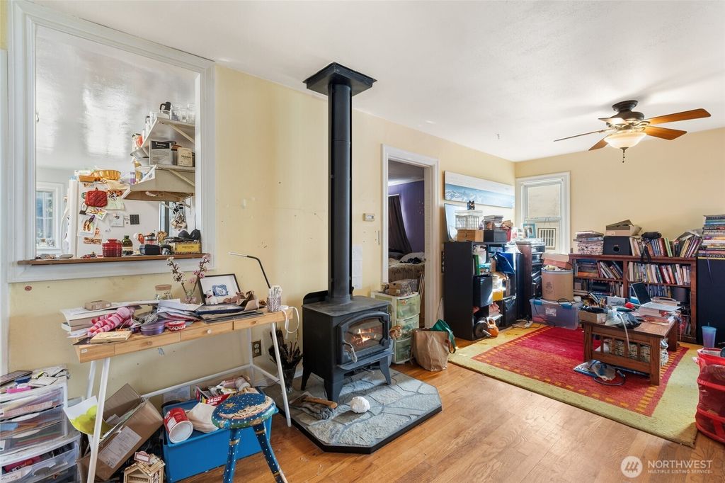 Photo of 10346 Interlake Avenue N, Seattle, WA 98133 (MLS # 2450933)