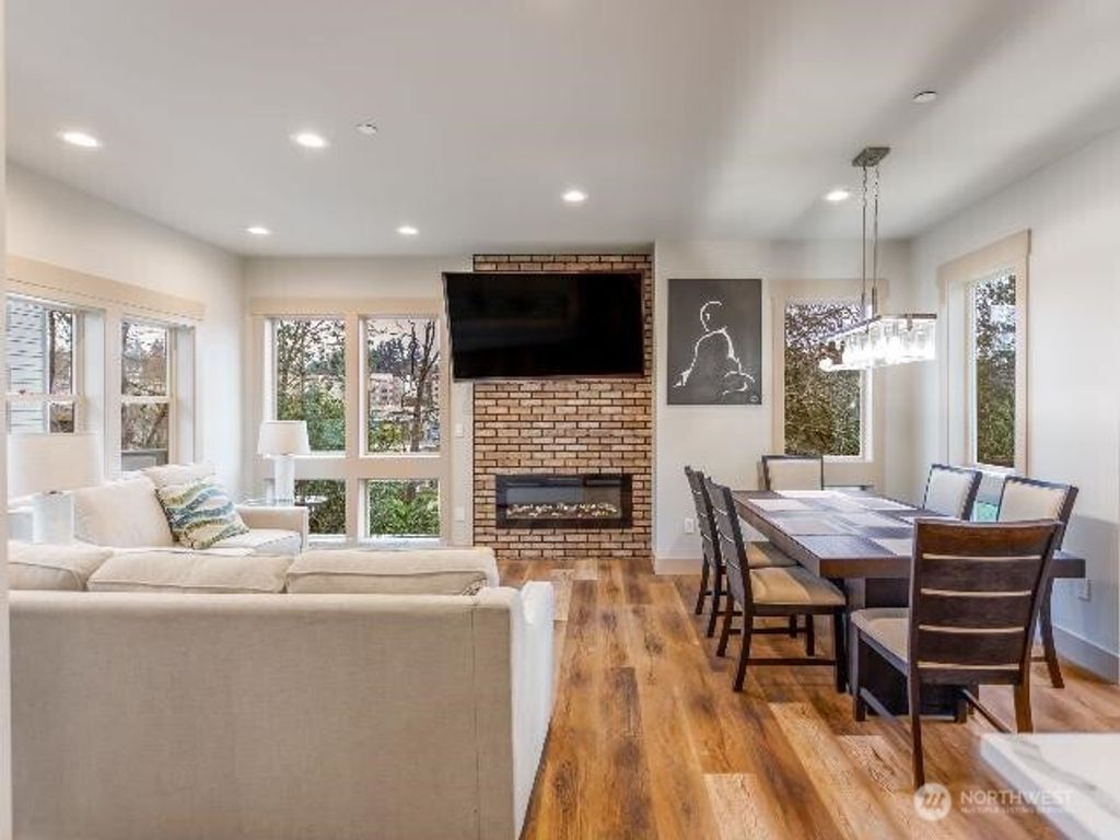 Photo of 13716 30 Avenue NE #B, Seattle, WA 98125 (MLS # 2429483)