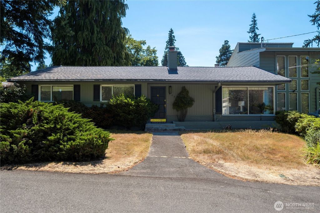 Photo of 941 20th Place W, Kirkland, WA 98033 (MLS # 2407308)