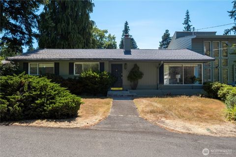 Photo of 941 20th Place W, Kirkland, WA 98033 (MLS # 2407308)