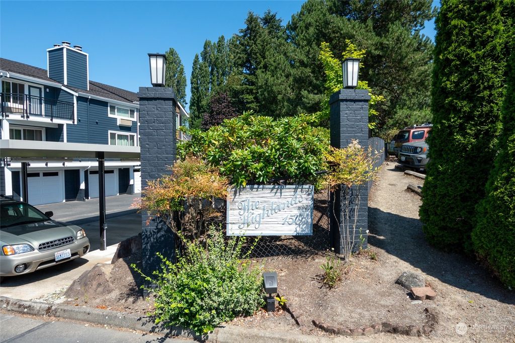 Photo of 150 NE 95th Street #405, Seattle, WA 98115 (MLS # 2266004)
