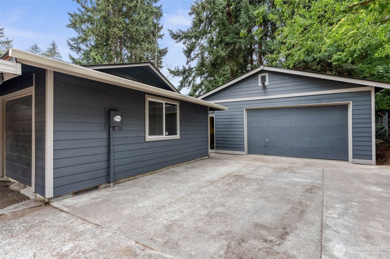 2113 E 68th Street