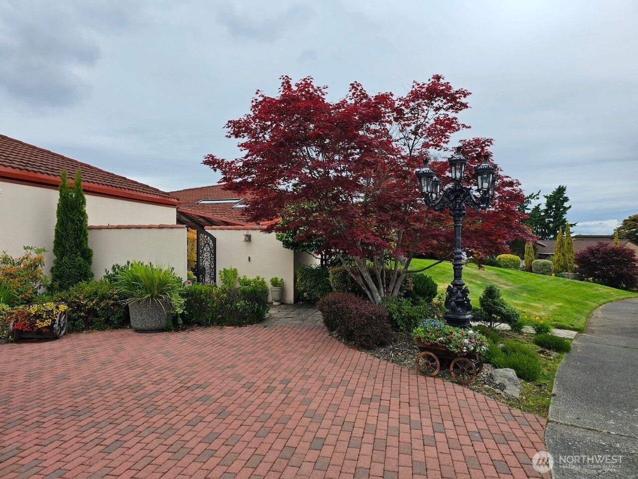 812 S Marine Hills Way