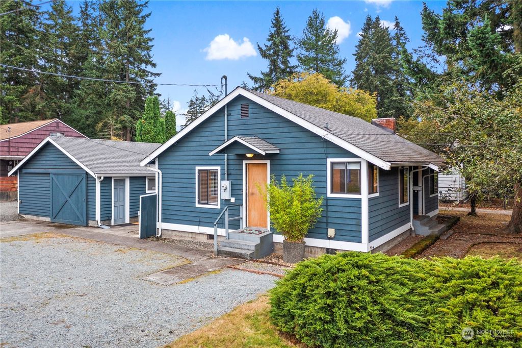 Photo of 12054 5th Avenue NE, Seattle, WA 98125 (MLS # 2207214)