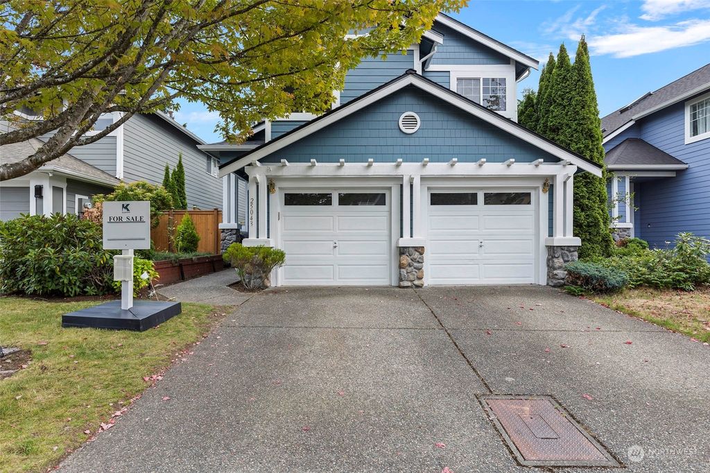 Photo of 25043 SE 43rd Way Way, Sammamish, WA 98029 (MLS # 2159771)