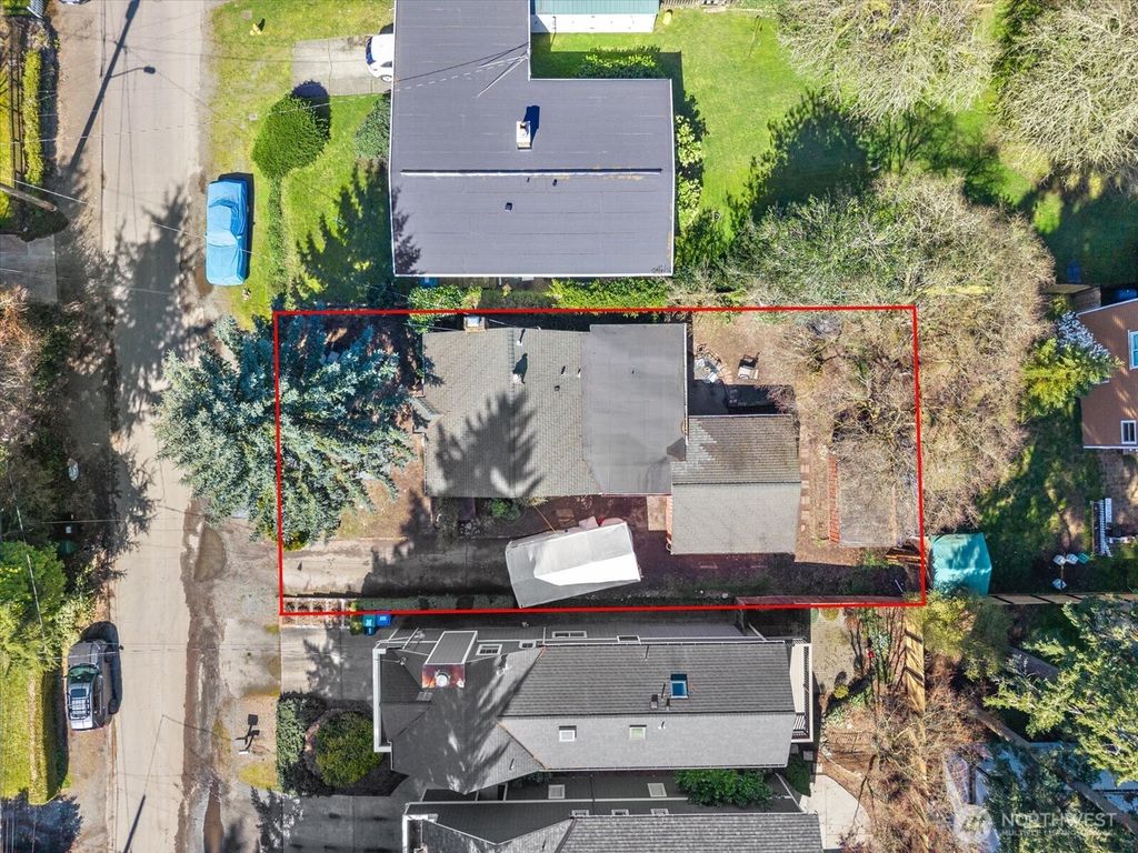 Photo of 14022 Roslyn Place N, Seattle, WA 98133 (MLS # 2500972)