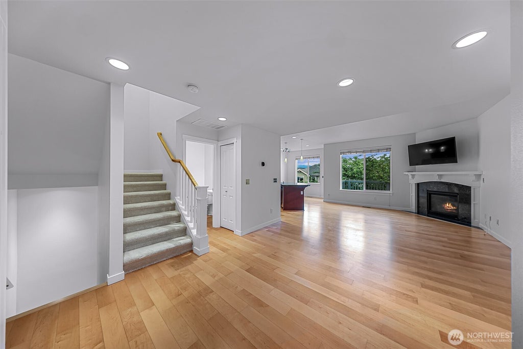 Photo of 1757 9th Court NE, Issaquah, WA 98029 (MLS # 2546272)