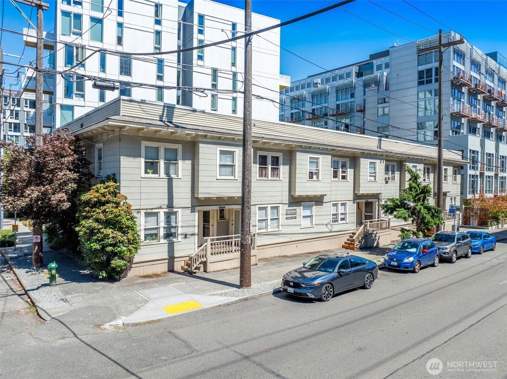 Photo of 800 Harrison Street, Seattle, WA 98109 (MLS # 2524705)