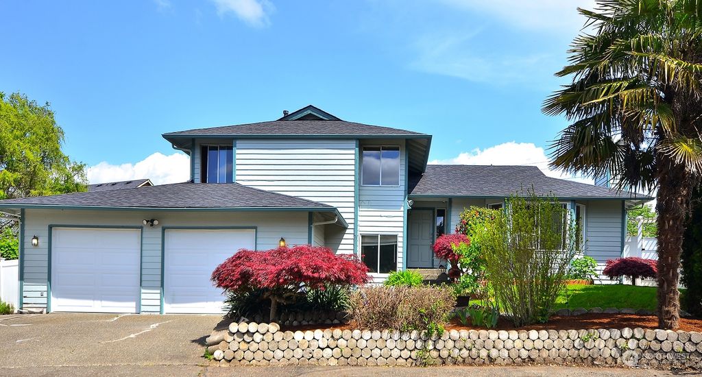 Photo of 2012 Shattuck Avenue S, Renton, WA 98055 (MLS # 2065721)