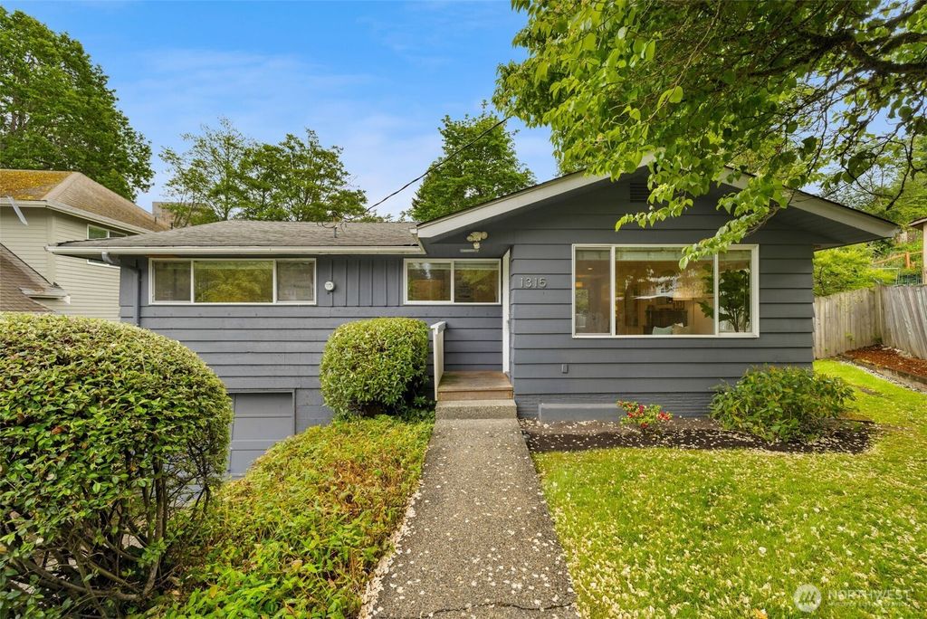 Photo of 1315 102nd Avenue NE, Bellevue, WA 98004 (MLS # 2509093)