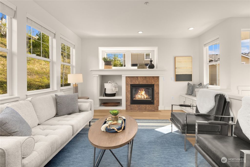 Photo of 1601 NE Katsura Street #701, Issaquah, WA 98029 (MLS # 2064790)
