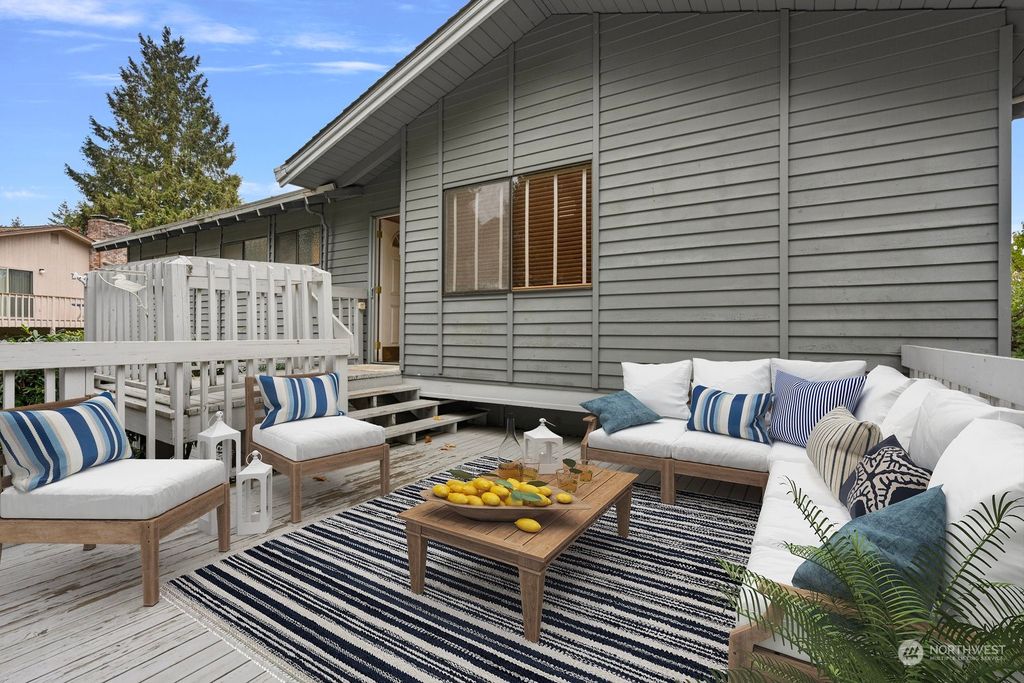 Photo of 5441 NE 200th Place, Lake Forest Park, WA 98155 (MLS # 2177339)