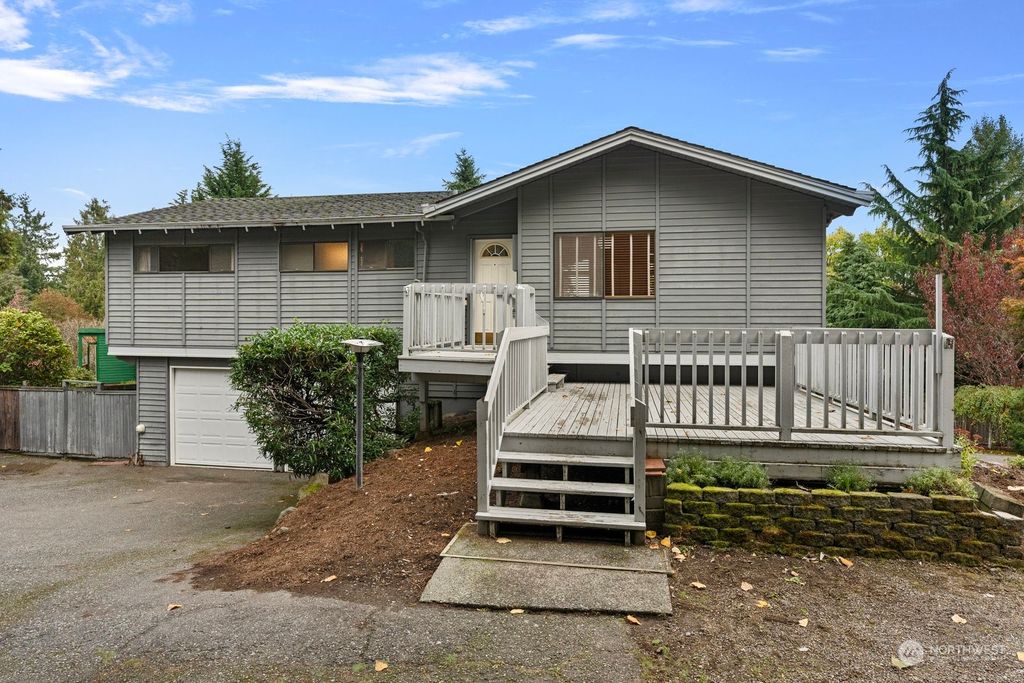 Photo of 5441 NE 200th Place, Lake Forest Park, WA 98155 (MLS # 2177339)