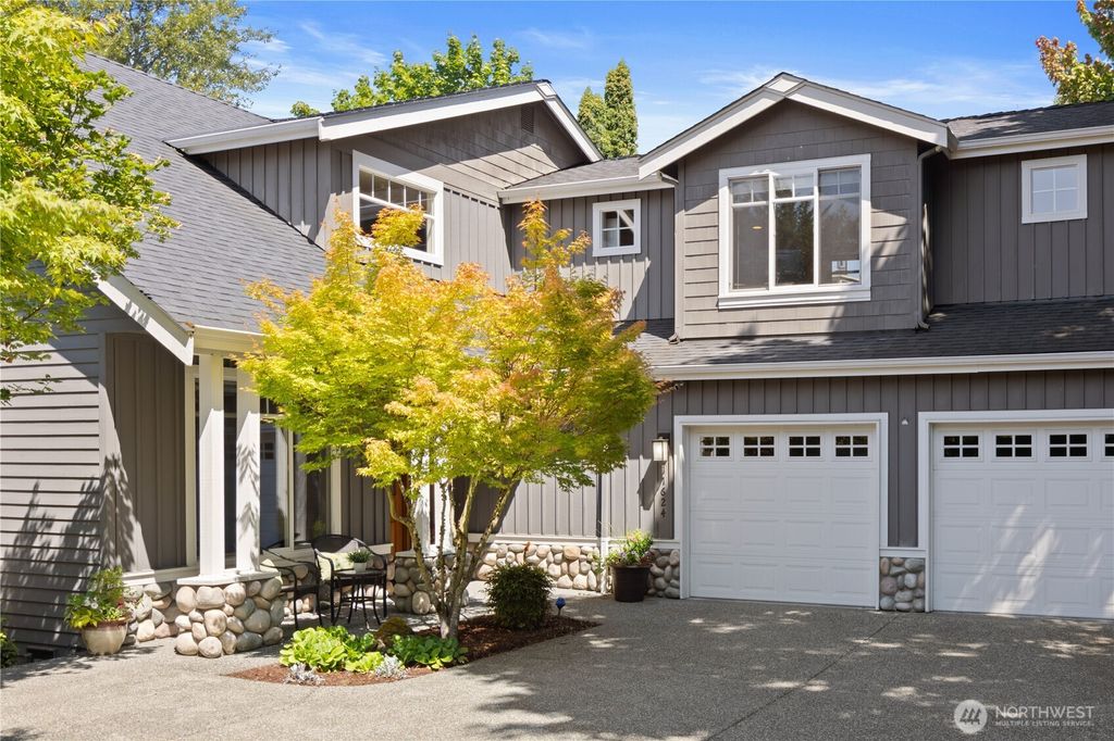 Photo of 11624 NE 107th Lane, Kirkland, WA 98033 (MLS # 2409188)