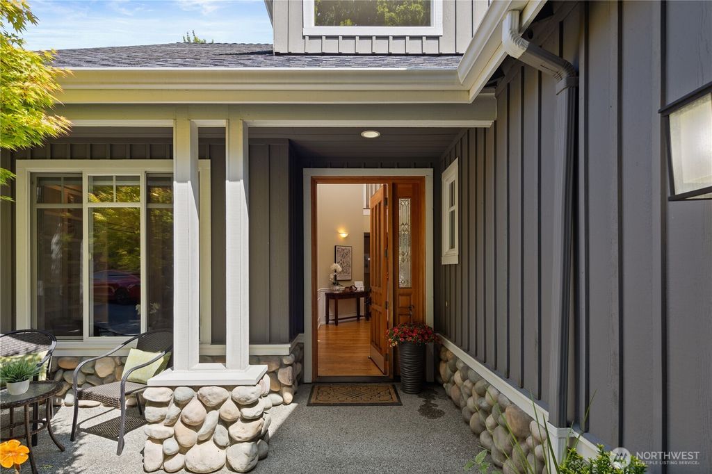 Photo of 11624 NE 107th Lane, Kirkland, WA 98033 (MLS # 2409188)