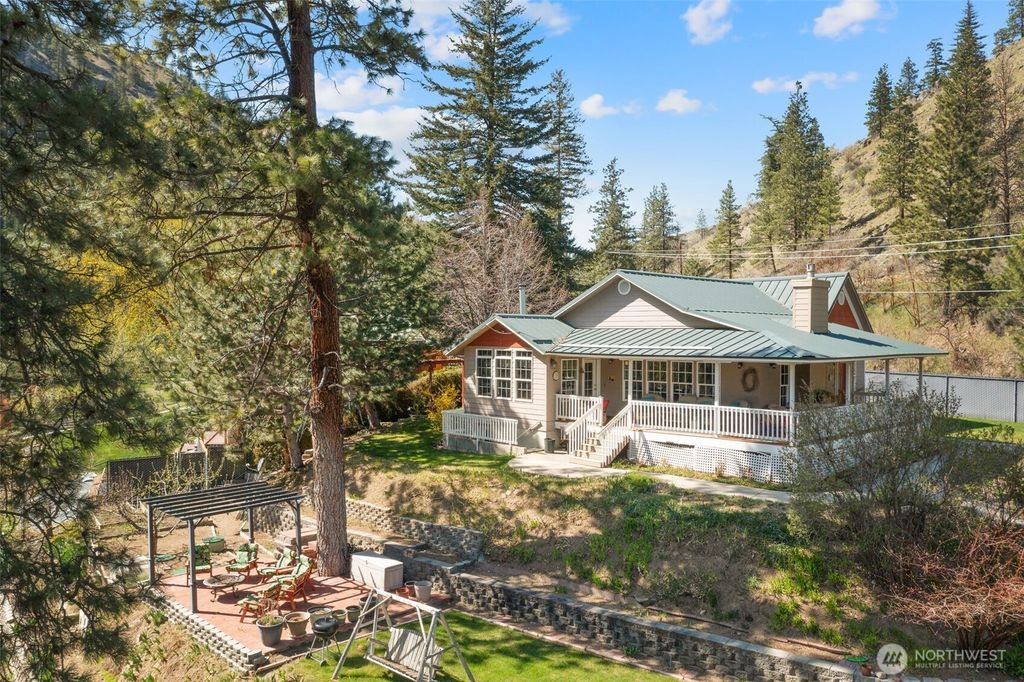 Photo of 8831 Entiat River Road, Entiat, WA 98822 (MLS # 2483417)