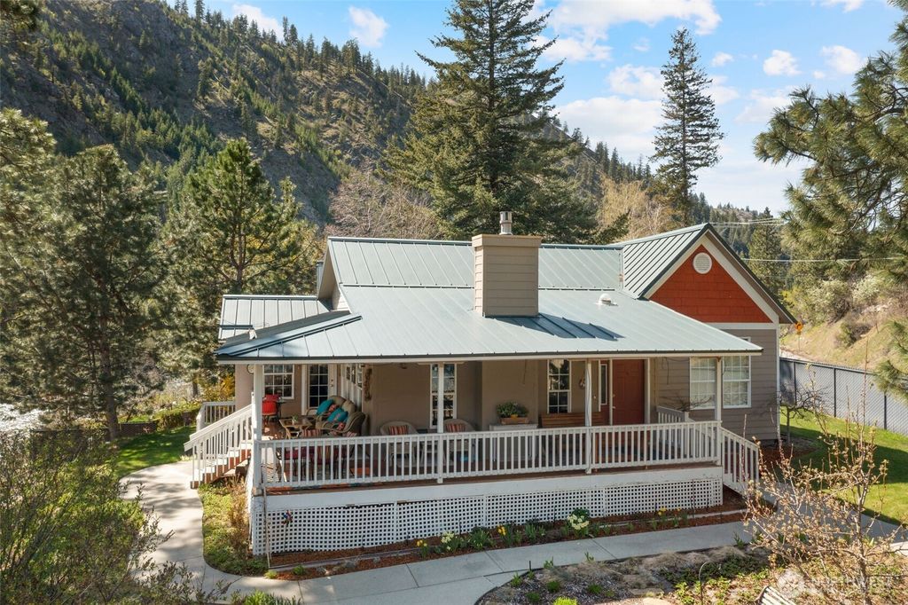 Photo of 8831 Entiat River Road, Entiat, WA 98822 (MLS # 2483417)