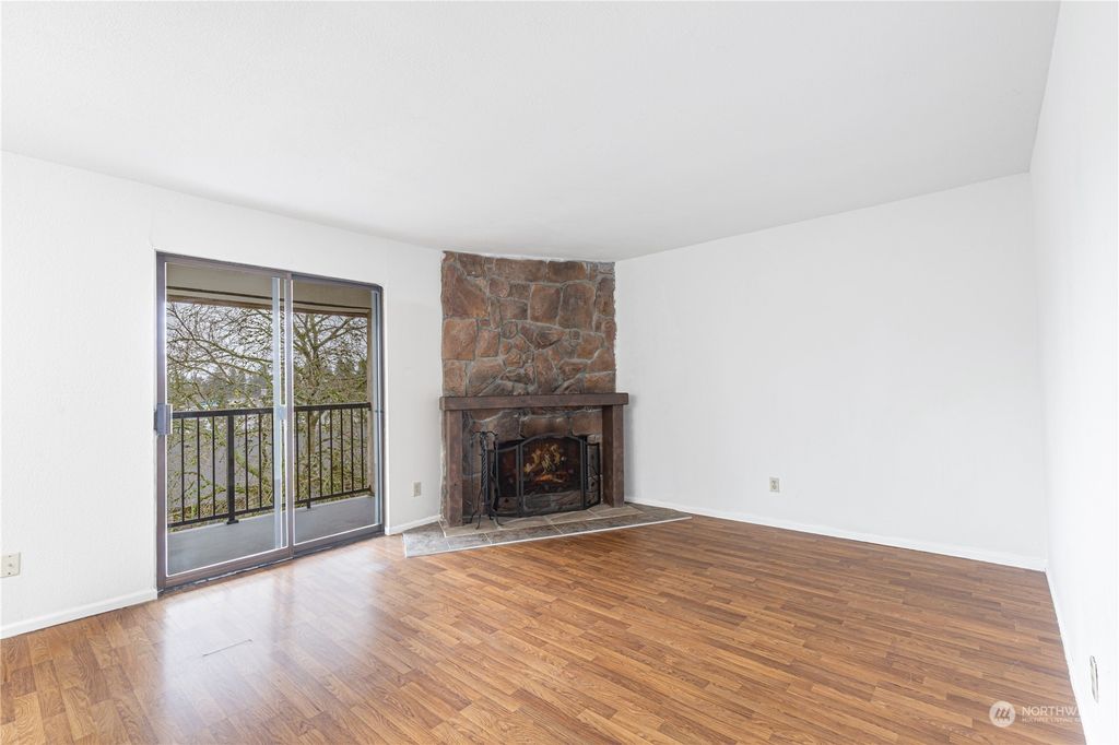 Photo of 12515 NE 145th Place #D120, Kirkland, WA 98034 (MLS # 2055091)