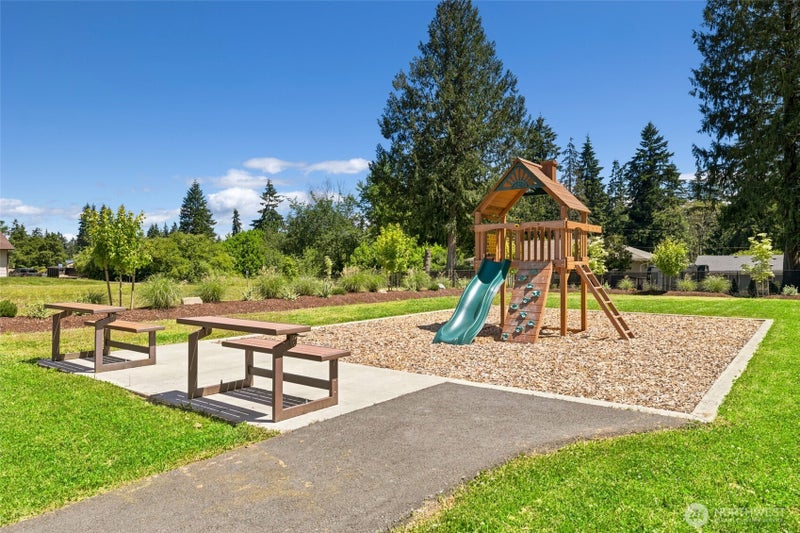 11 81st Street SW