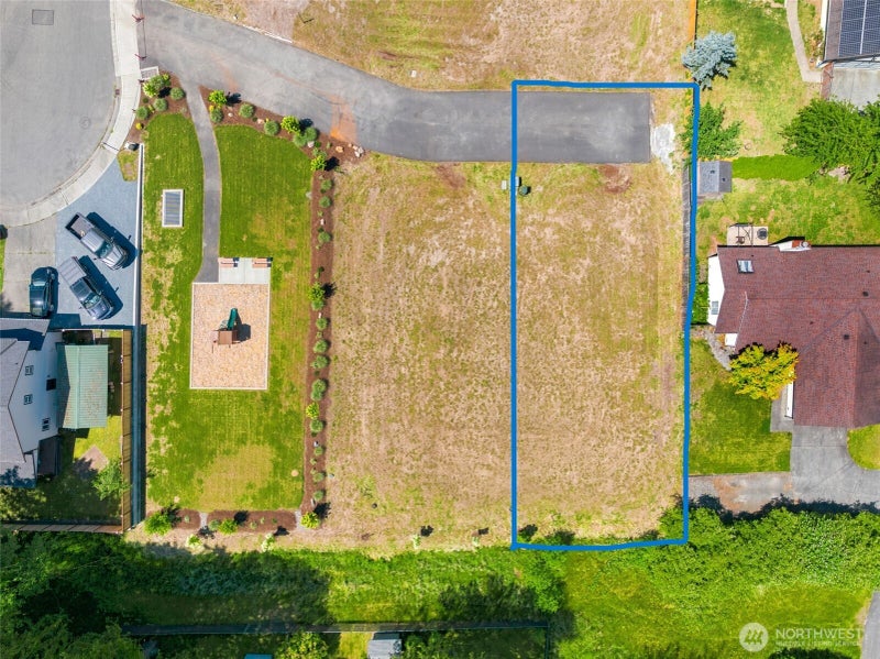 11 81st Street SW