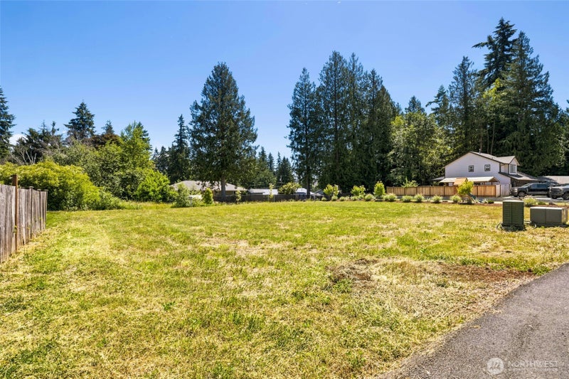 11 81st Street SW