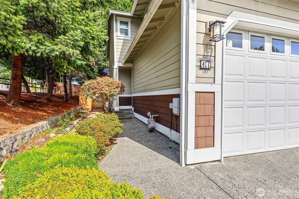 Photo of 12305 Meridian Avenue S #17, Everett, WA 98208 (MLS # 2580667)