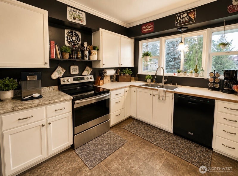 233 E 2nd Street