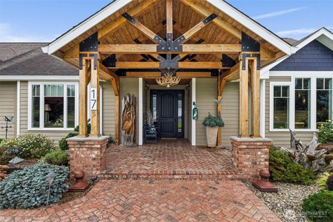 Photo of 17 Goldau Road, Raymond, WA 98577 (MLS # 2430048)