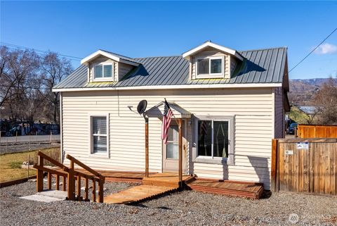 Photo of 330 Edmonds Street, Omak, WA 98841 (MLS # 2489120)