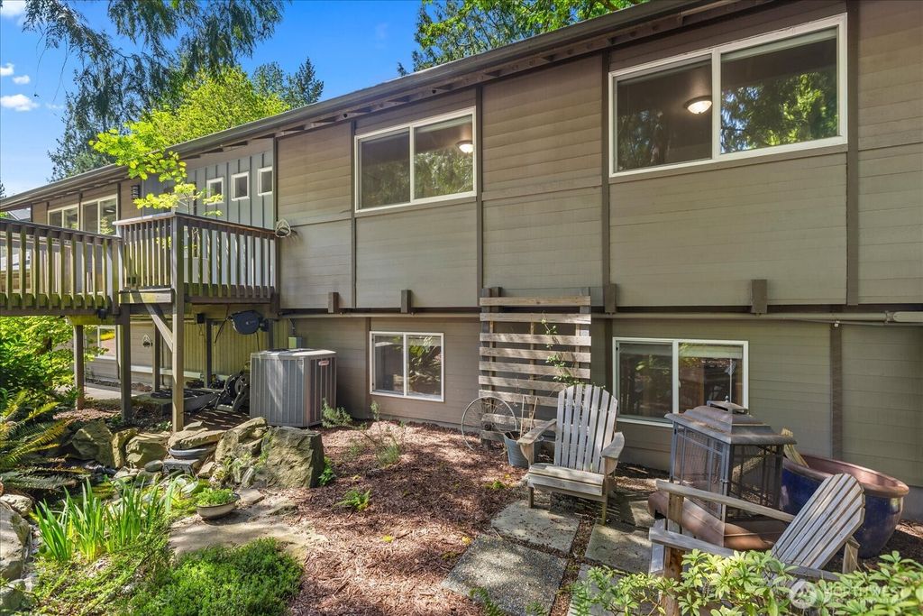 Photo of 155 Mount Olympus Drive NW, Issaquah, WA 98027 (MLS # 2519686)
