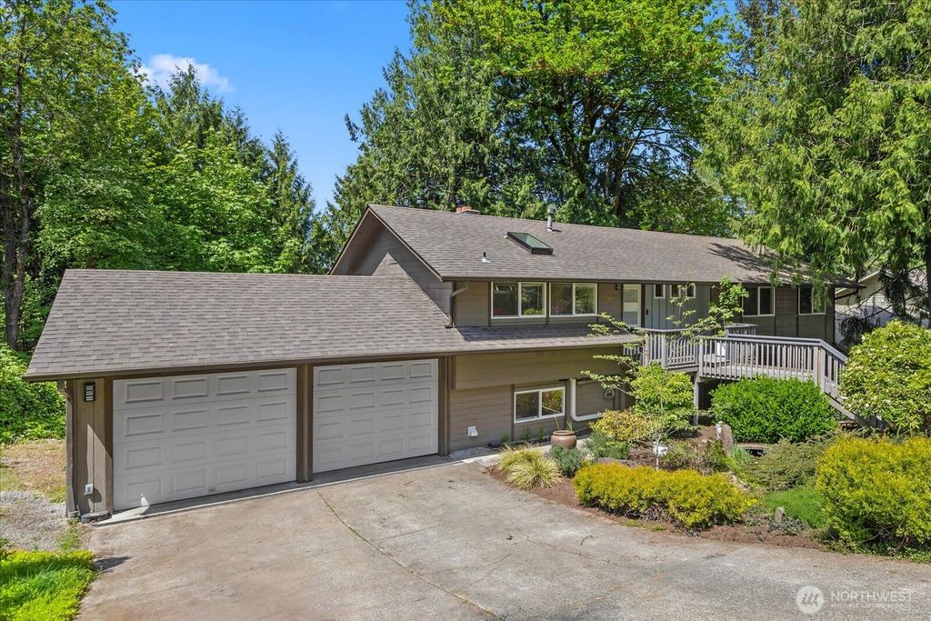 Photo of 155 Mount Olympus Drive NW, Issaquah, WA 98027 (MLS # 2519686)