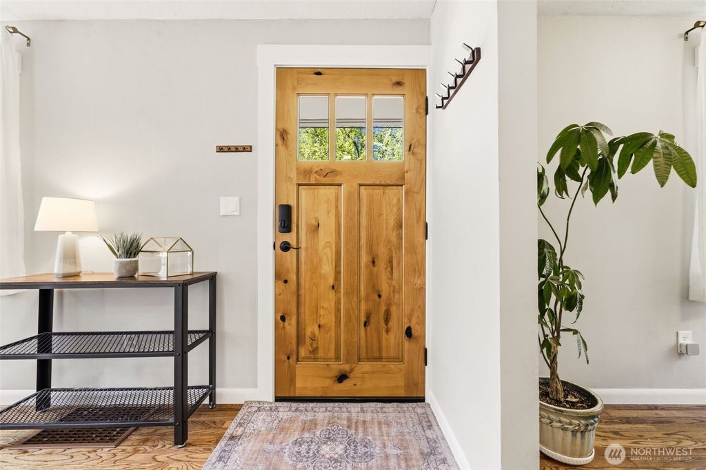 Photo of 9416 5th Avenue NE, Seattle, WA 98115 (MLS # 2522356)