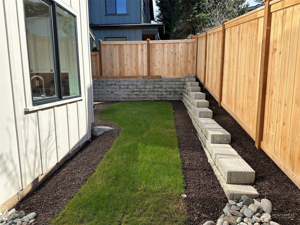 Photo of 11803 NE 75th Lane, Kirkland, WA 98033 (MLS # 2184927)