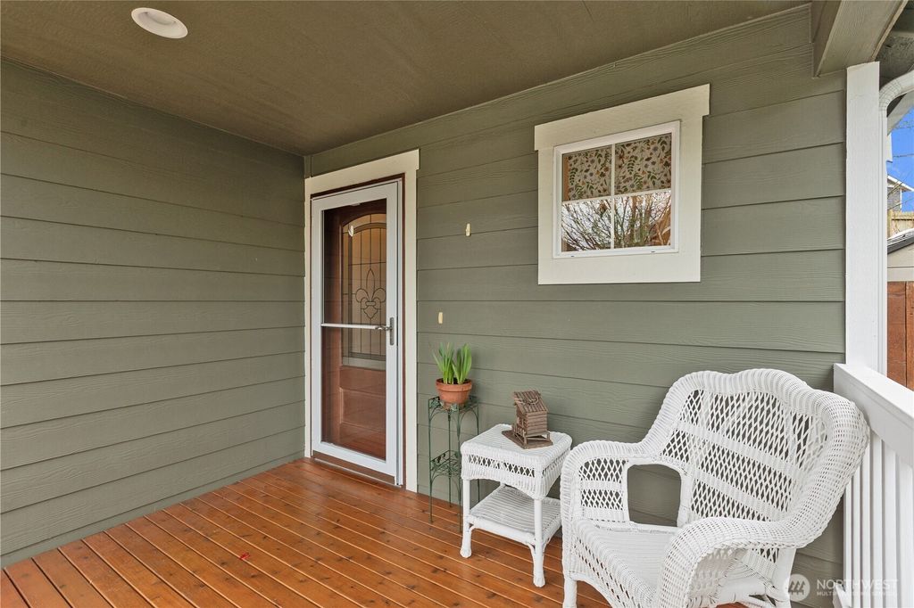 Photo of 226 93rd Place SW, Everett, WA 98204 (MLS # 2483934)