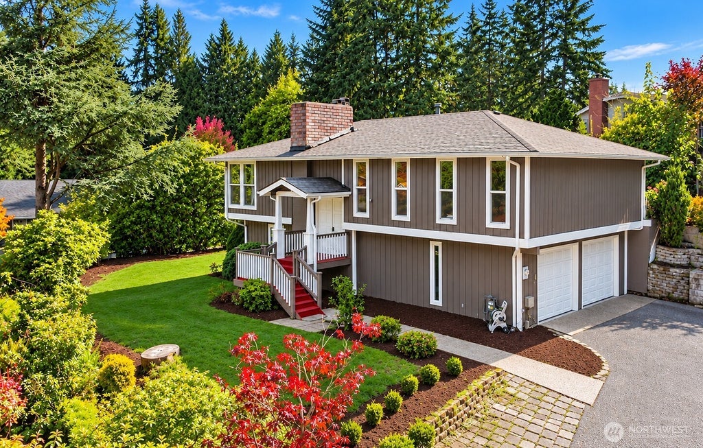 Photo of 14223 NE 66th Street, Redmond, WA 98052 (MLS # 2593205)