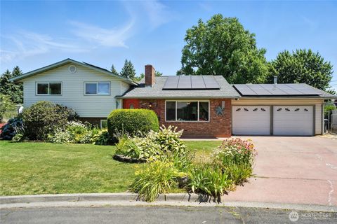 Photo of 934 Shasta Drive, Walla Walla, WA 99362 (MLS # 2403498)