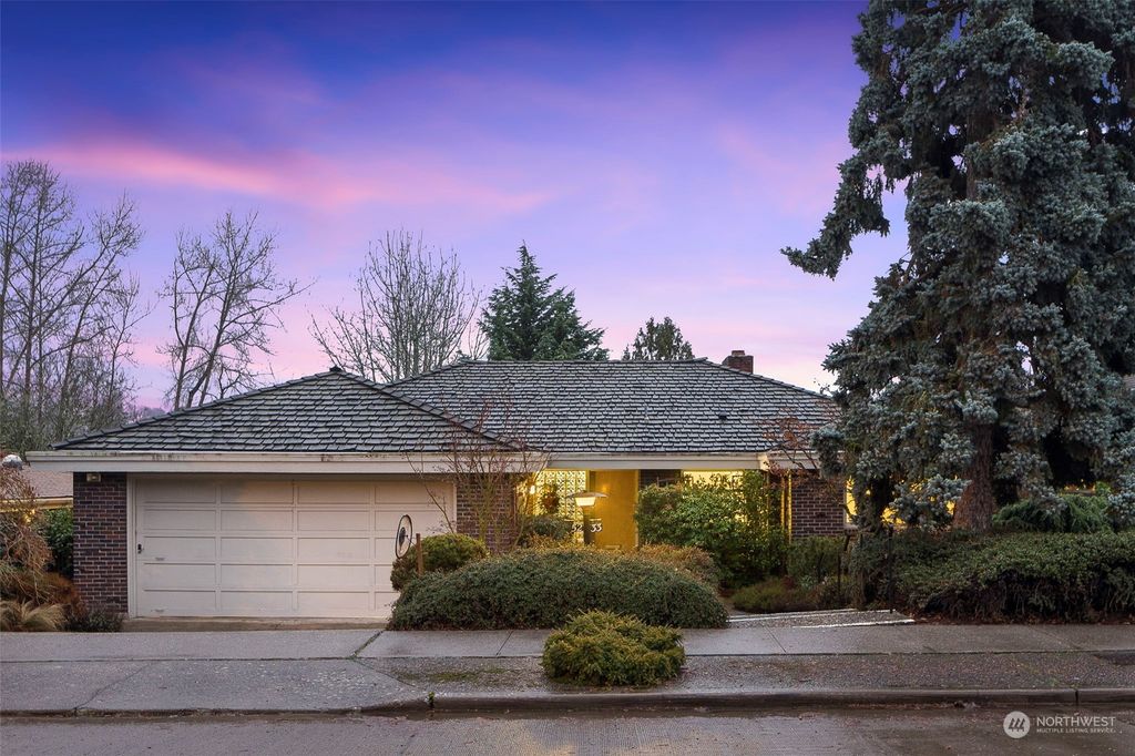 Photo of 5233 Pullman Avenue NE, Seattle, WA 98105 (MLS # 2029471)