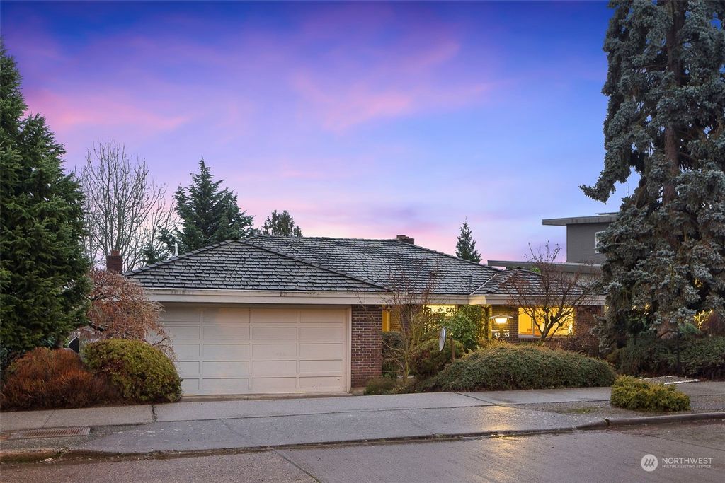 Photo of 5233 Pullman Avenue NE, Seattle, WA 98105 (MLS # 2029471)