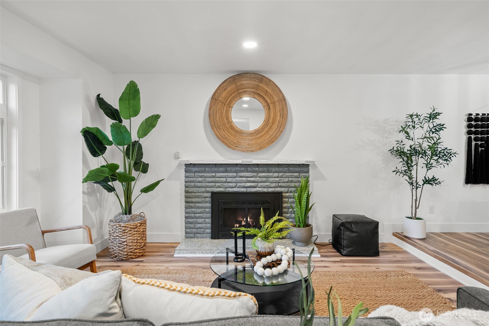 2806 NE Fernwood Court