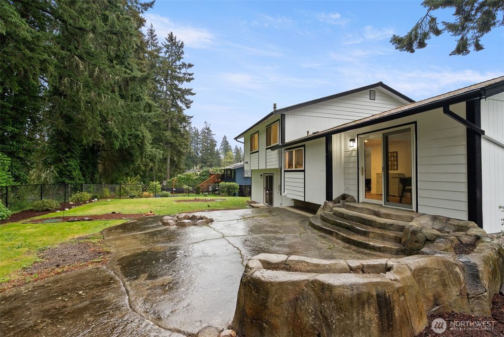 Photo of 2806 NE Fernwood Court, Bremerton, WA 98310 (MLS # 2506443)