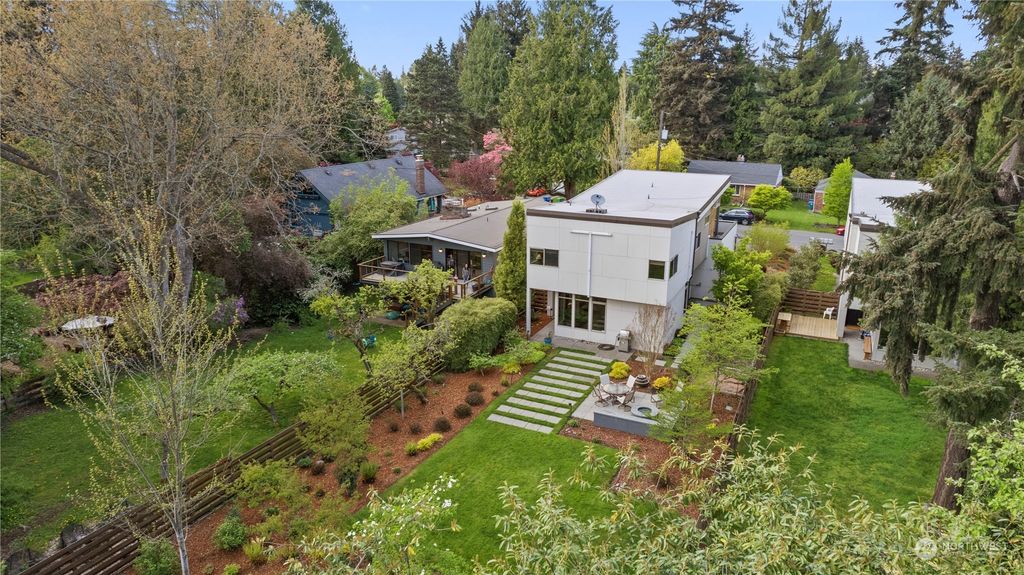 Photo of 2323 N 122nd St St, Seattle, WA 98133 (MLS # 2237260)