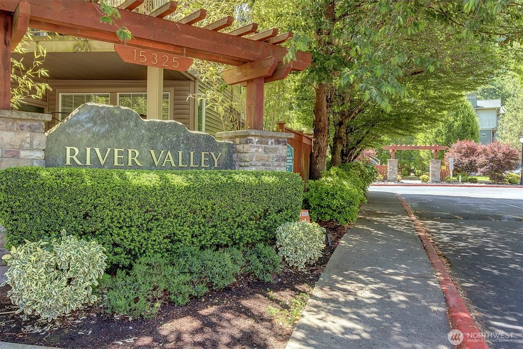 Photo of 15325 SE 155th Place #Q2, Renton, WA 98058 (MLS # 2393509)