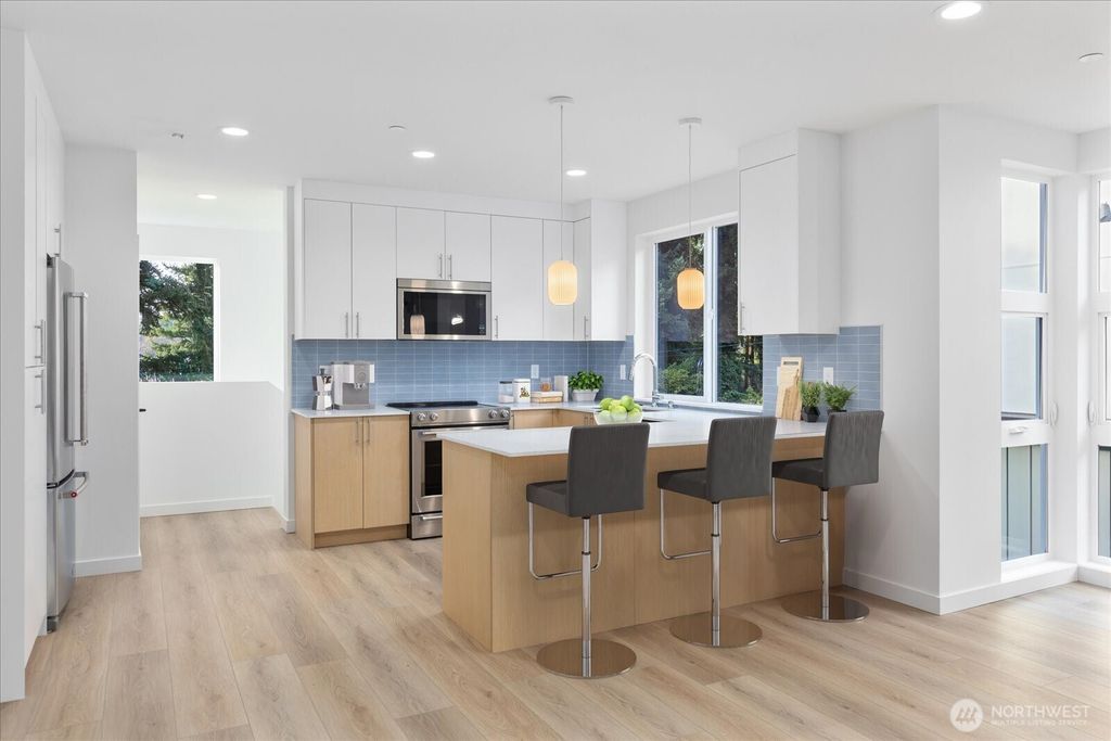 Photo of 10738 Interlake Avenue N, Seattle, WA 98133 (MLS # 2460650)